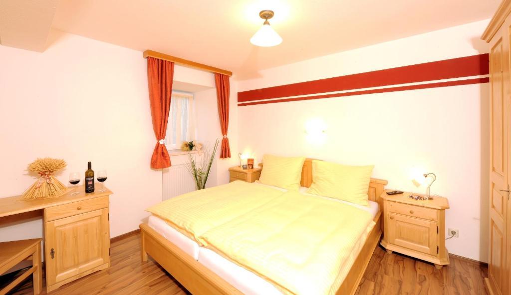 Hotel-Restaurant Kirchenwirt Aigen Aigen im Ennstal Szoba fotó