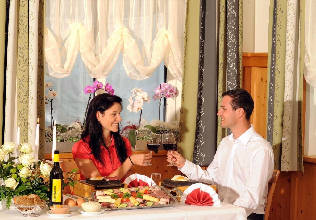 Hotel-Restaurant Kirchenwirt Aigen Aigen im Ennstal Kültér fotó
