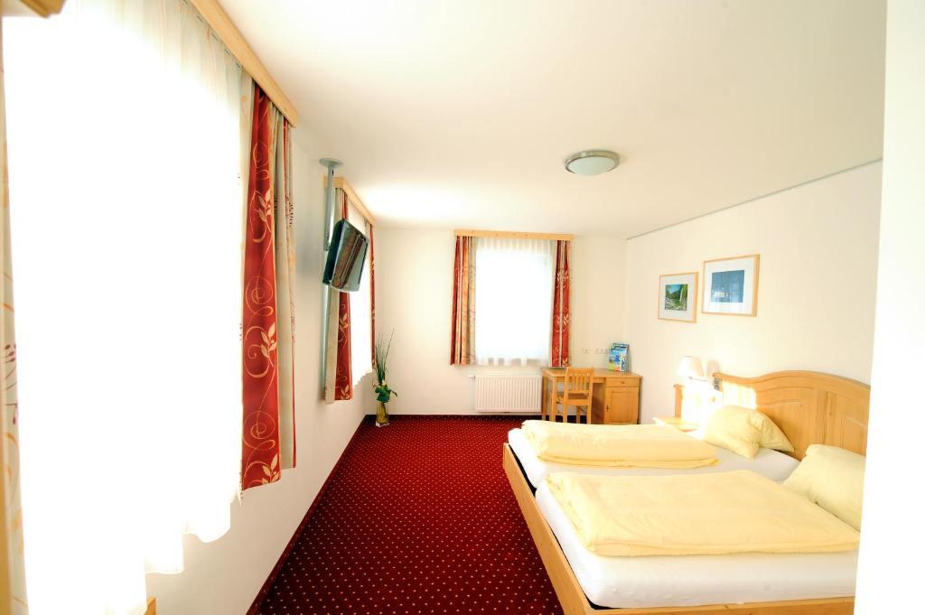 Hotel-Restaurant Kirchenwirt Aigen Aigen im Ennstal Szoba fotó